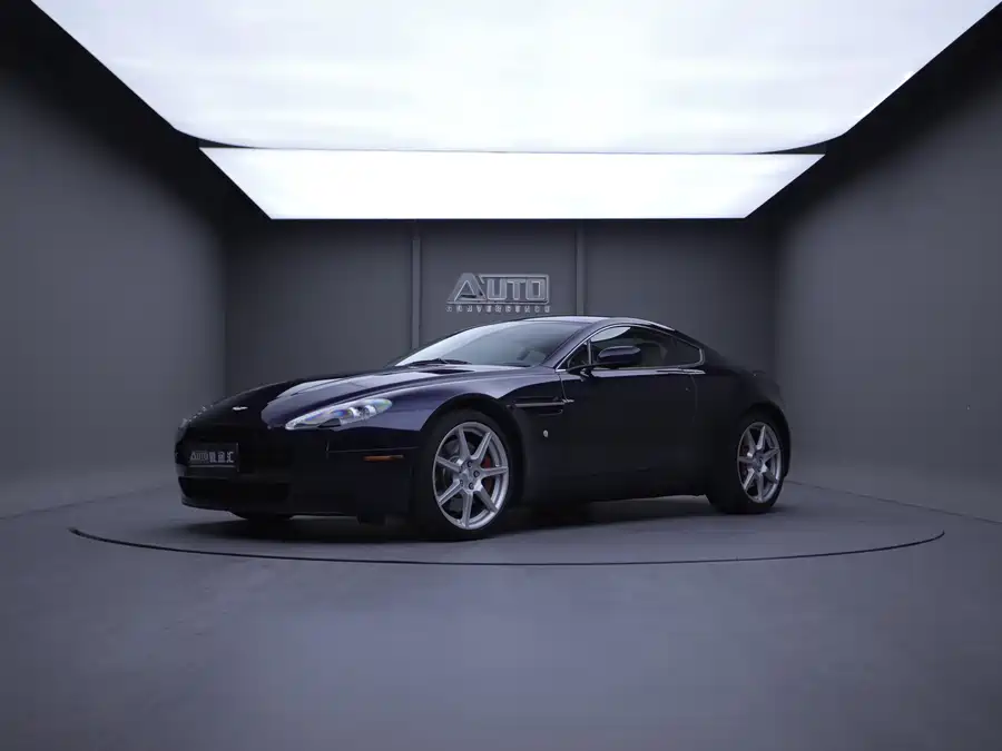 Aston Martin V8 Vantage
