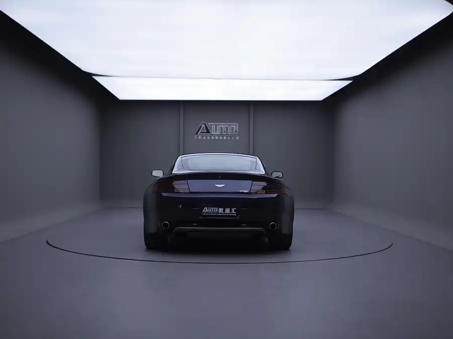 Aston Martin V8 Vantage