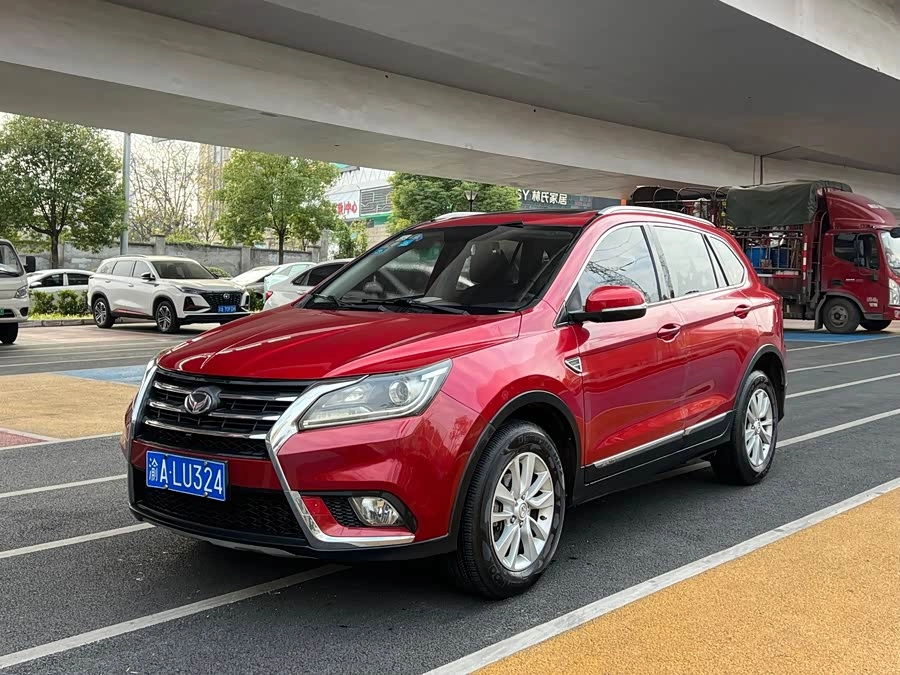BAIC S6