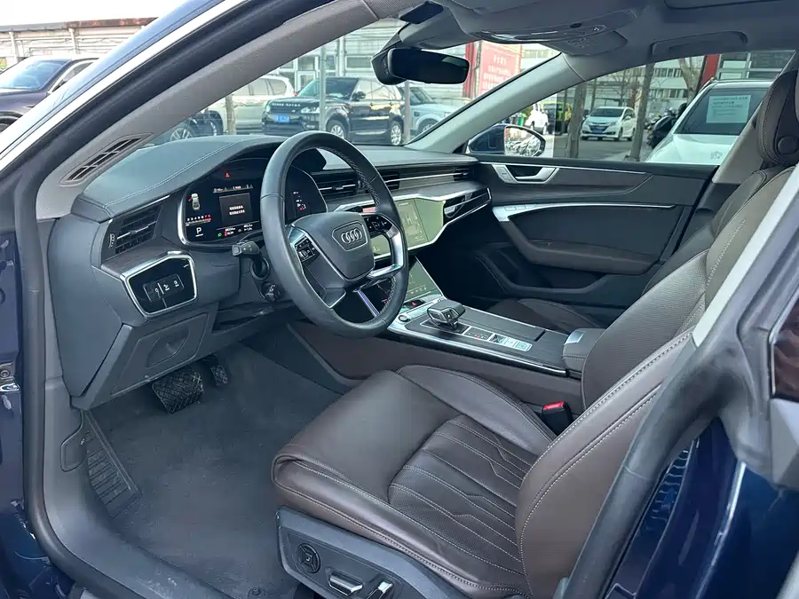 Audi A7L