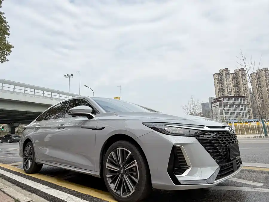 Chery Arrizo 8