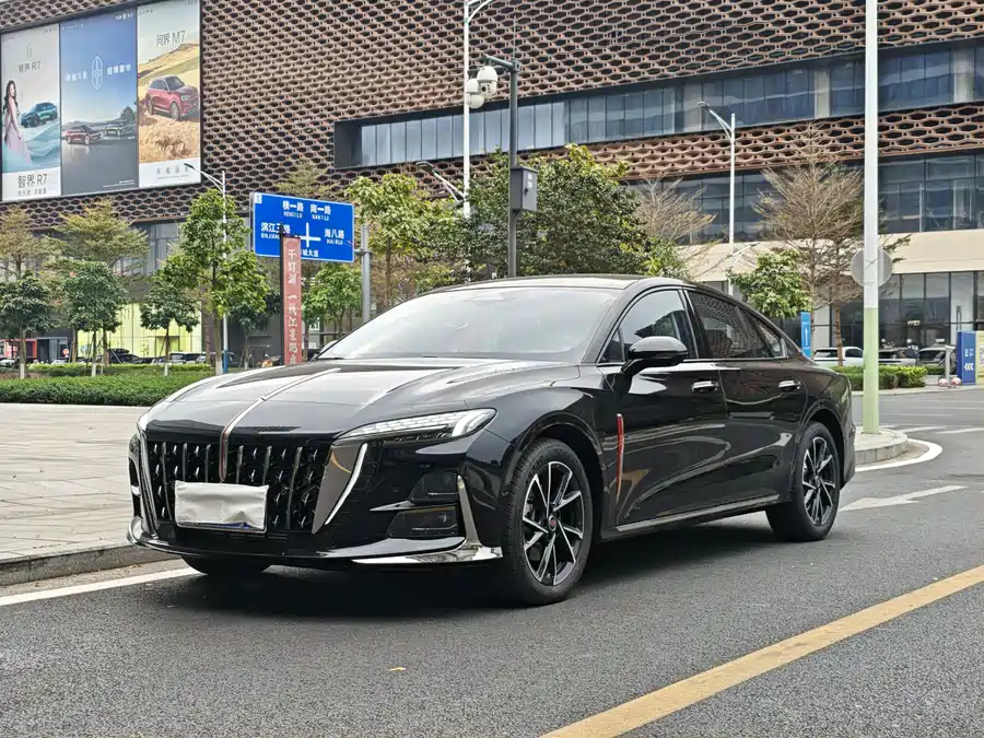 Hongqi H6