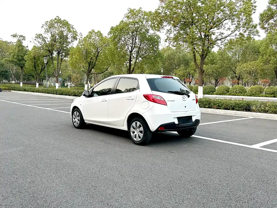 Mazda 2