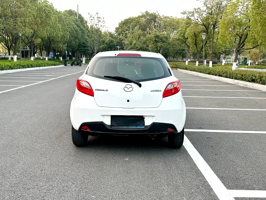 Mazda 2