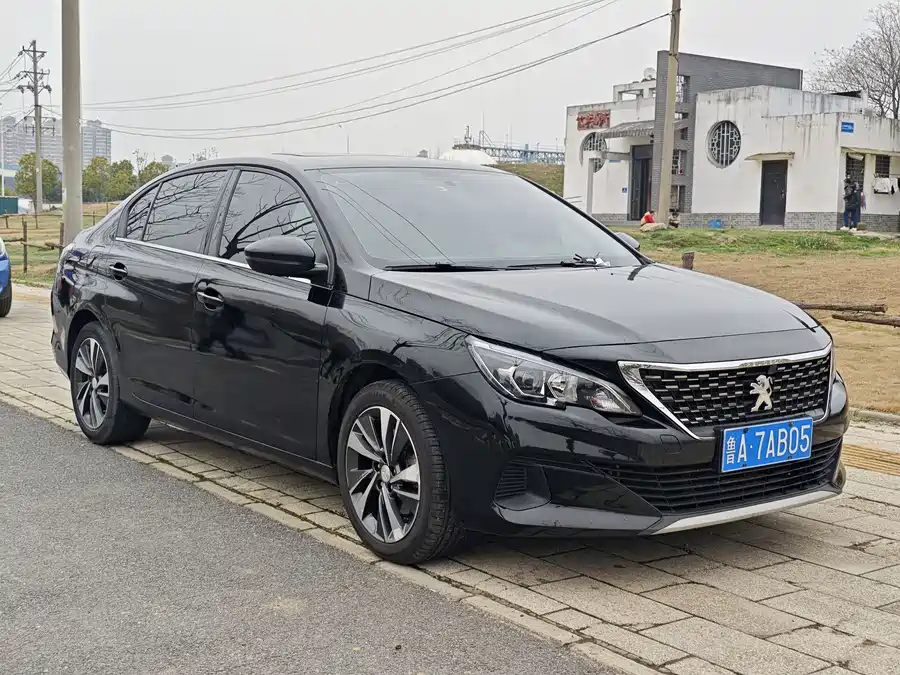 Peugeot 408