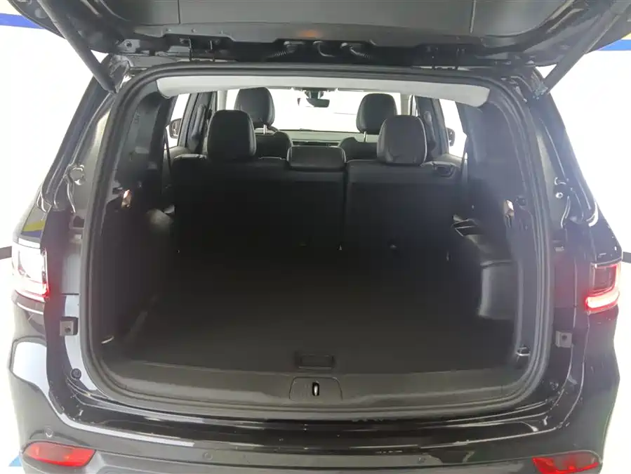 Jeep Commander