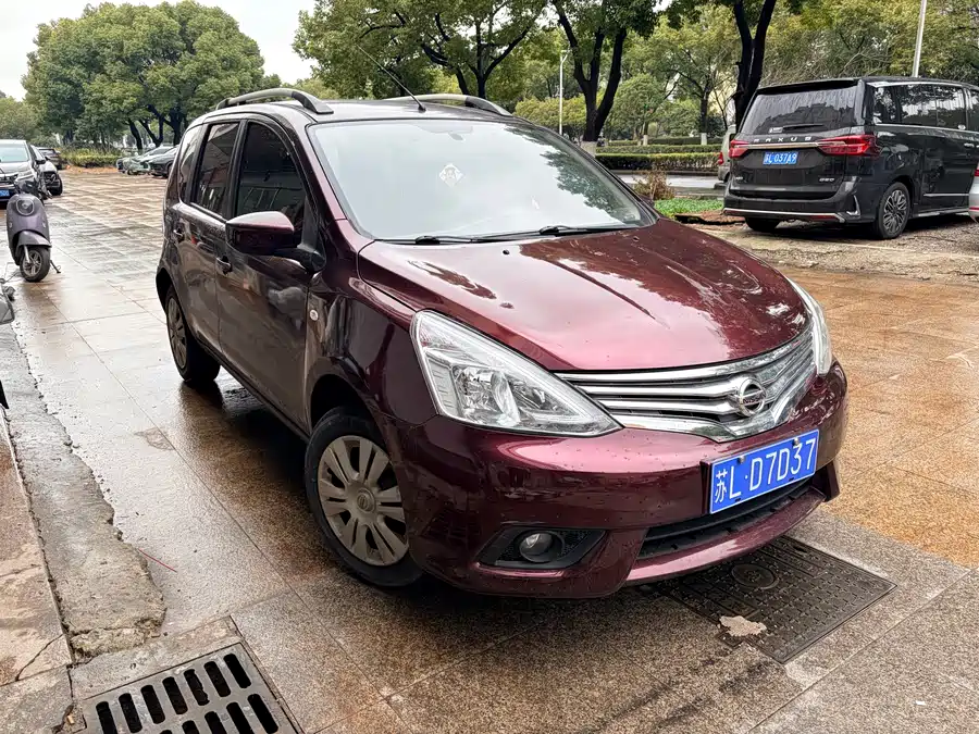 Nissan Livina