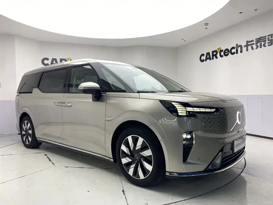 Volvo EM90
