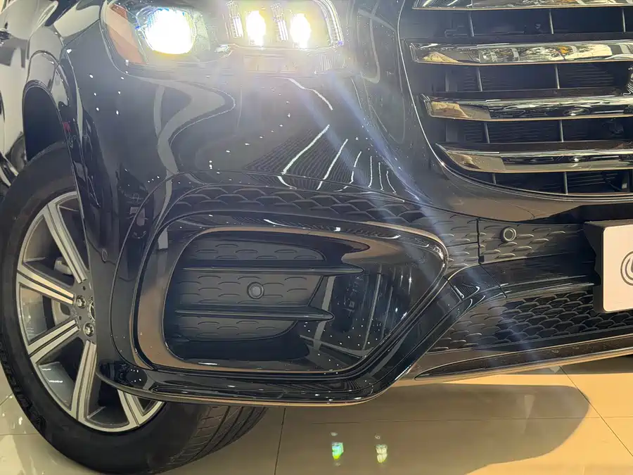 Mercedes Benz GLS