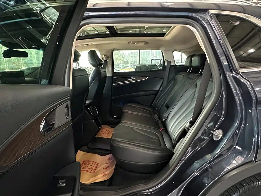 Lincoln Navigator