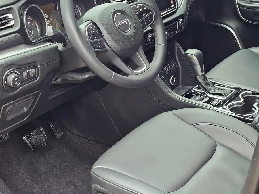 Jeep Commander