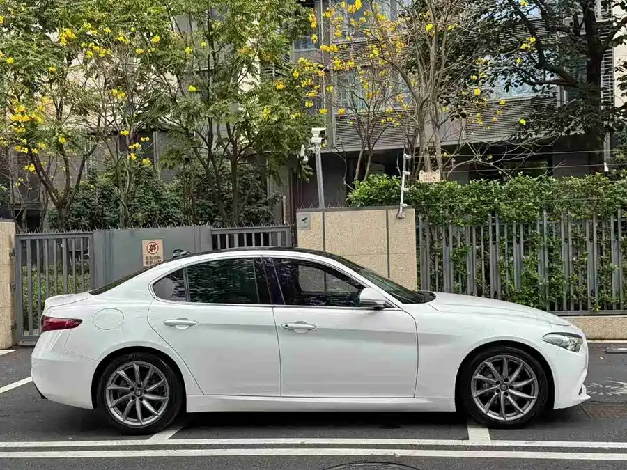 Alfa Romeo Giulia