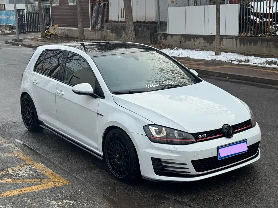 Volkswagen Golf GTI