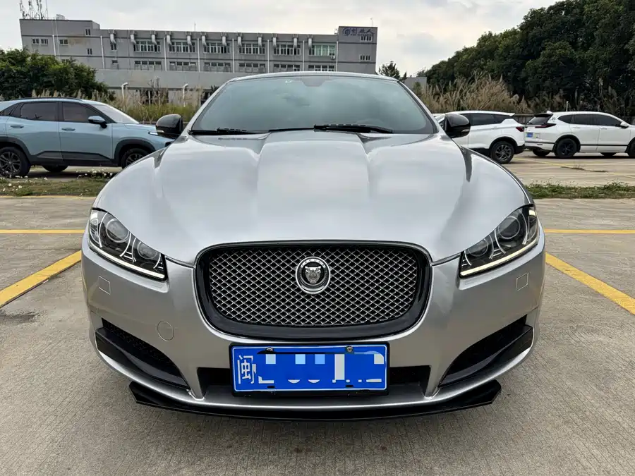 Jaguar XF