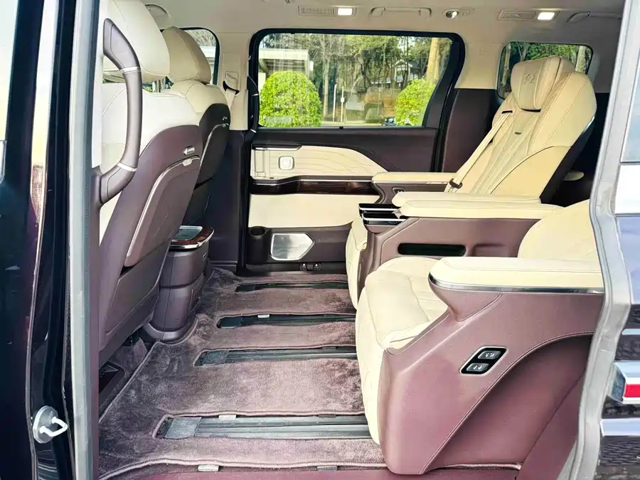 Hongqi HQ9