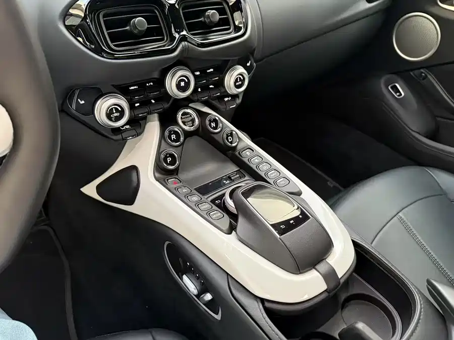 Aston Martin V8 Vantage