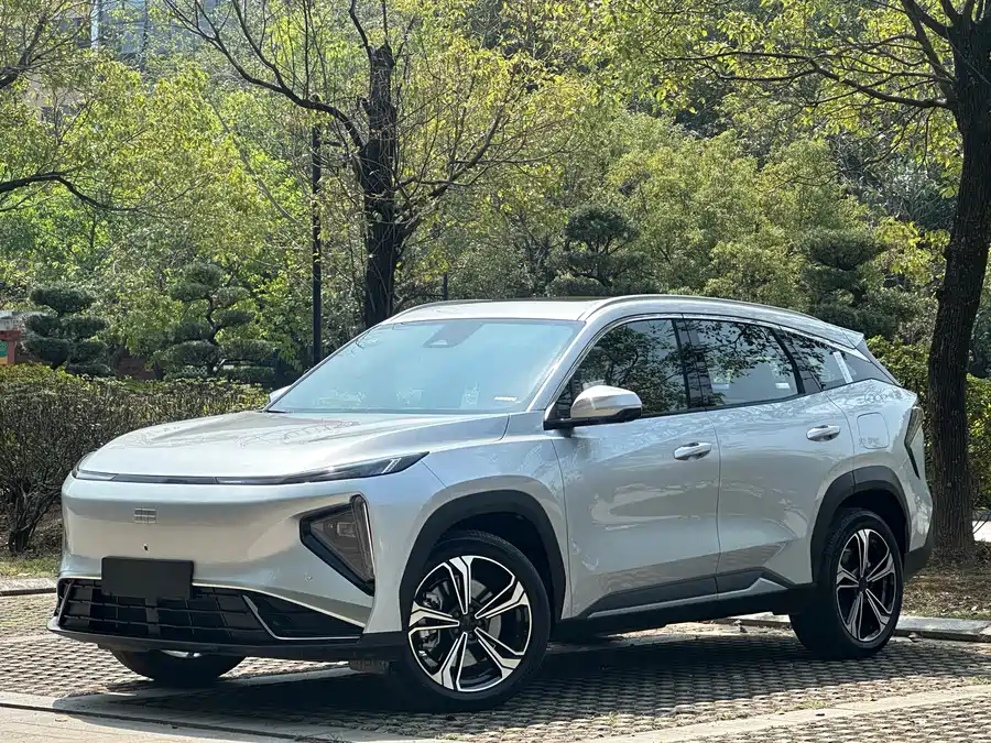 Geely Galaxy L7