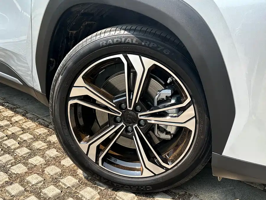 Geely Galaxy L7