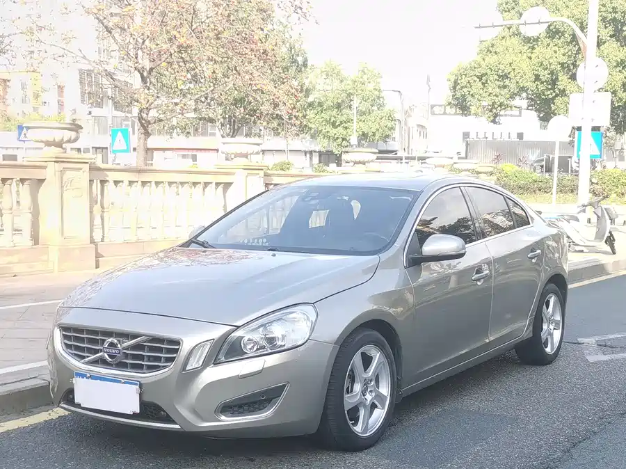 Volvo S60