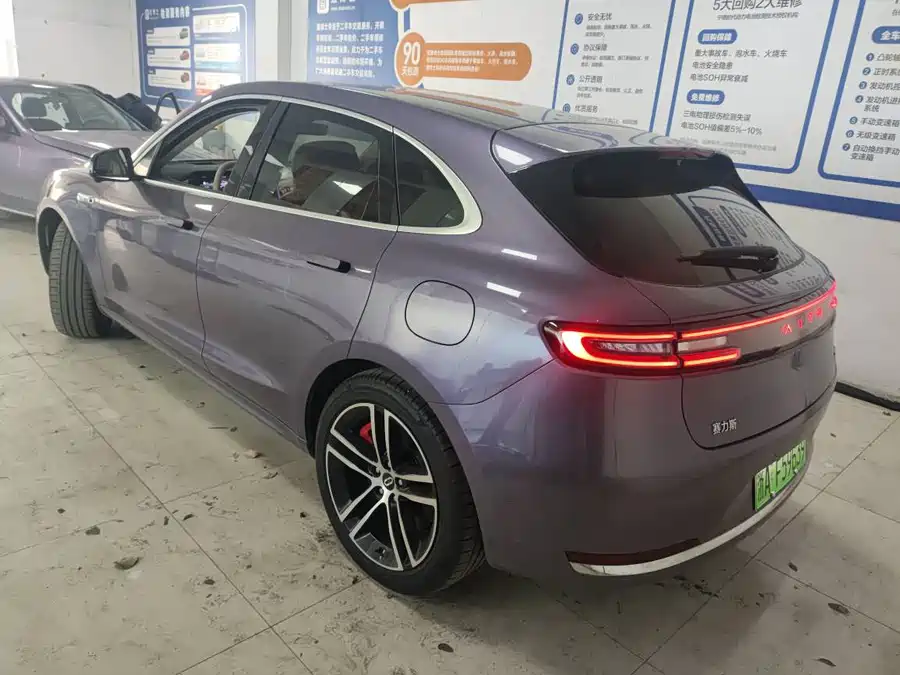 AITO Wenjie M5