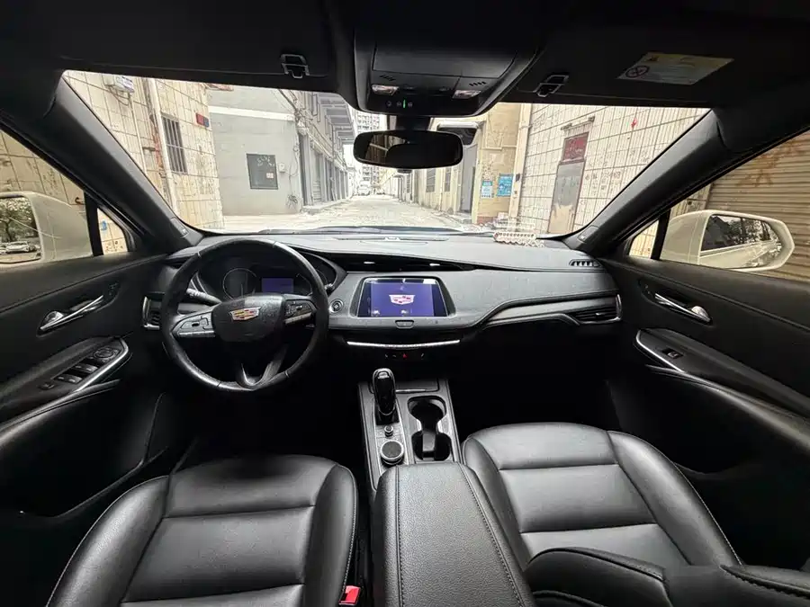 Cadillac XT4