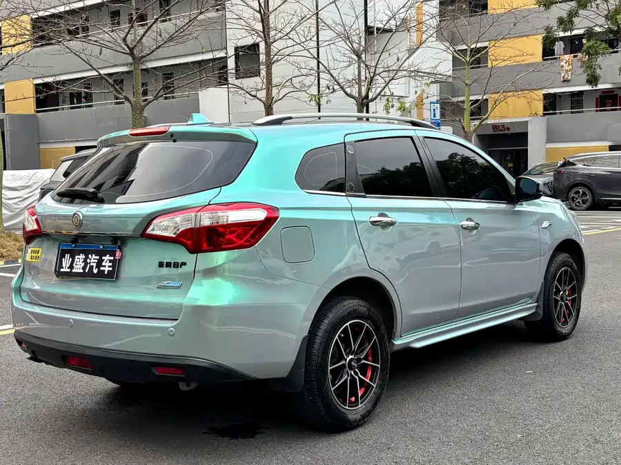 Venucia T70