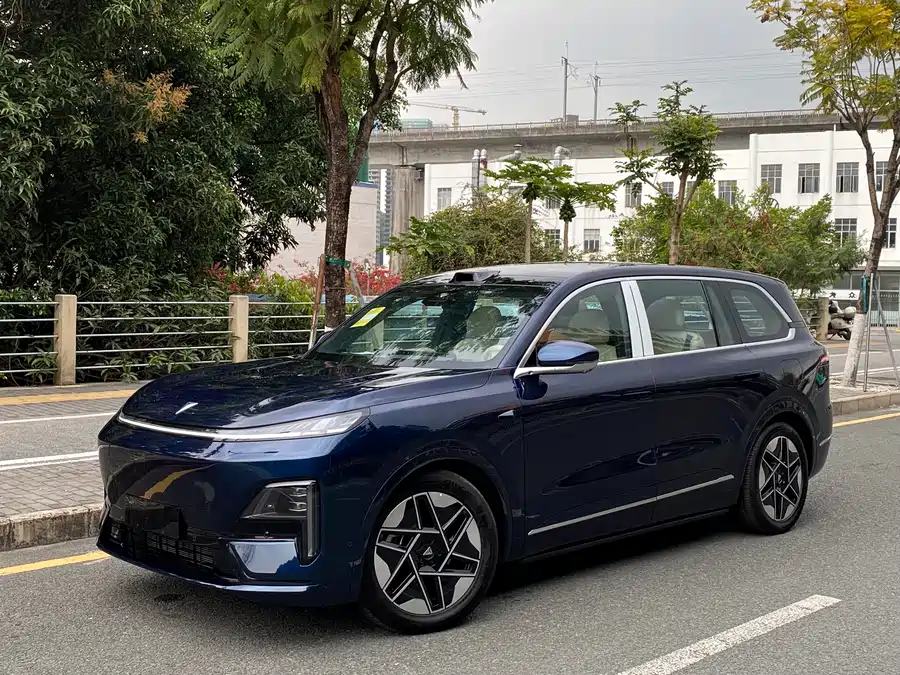 Deepal dark blue S09