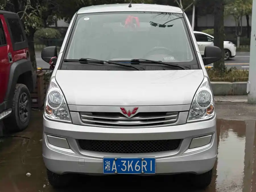 Wuling Rongguang S