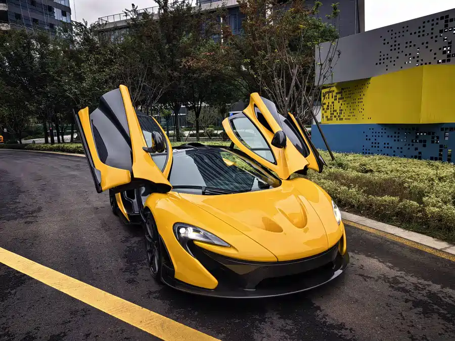 McLaren P1