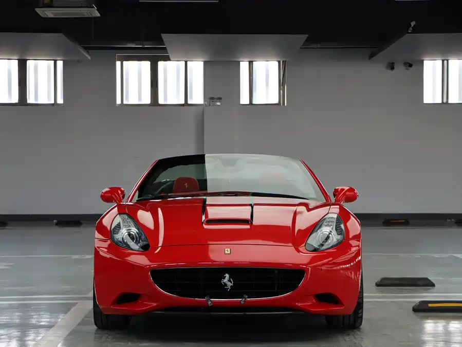 Ferrari California T