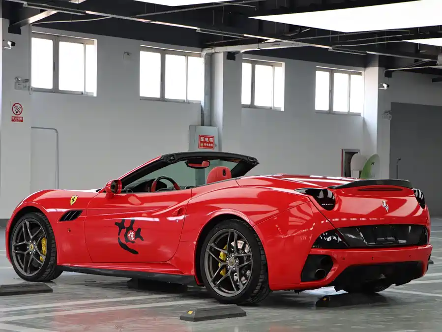 Ferrari California T