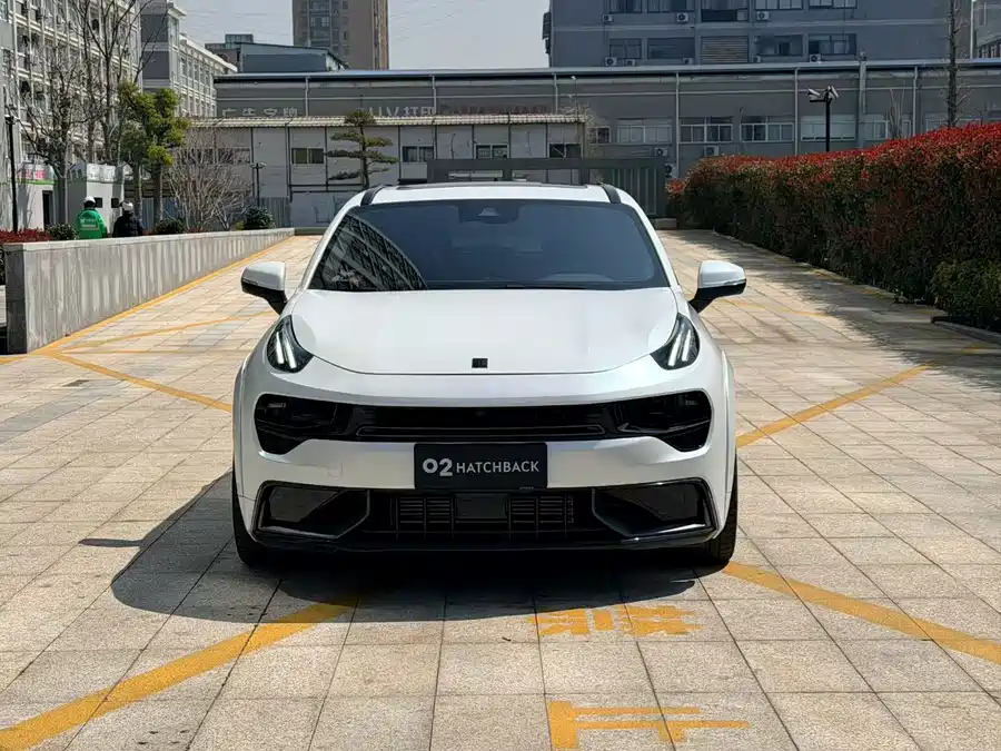 Lynk & Co 02 Hatchback