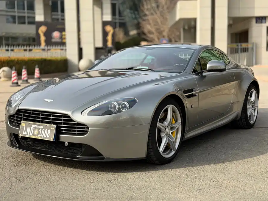 Aston Martin V8 Vantage