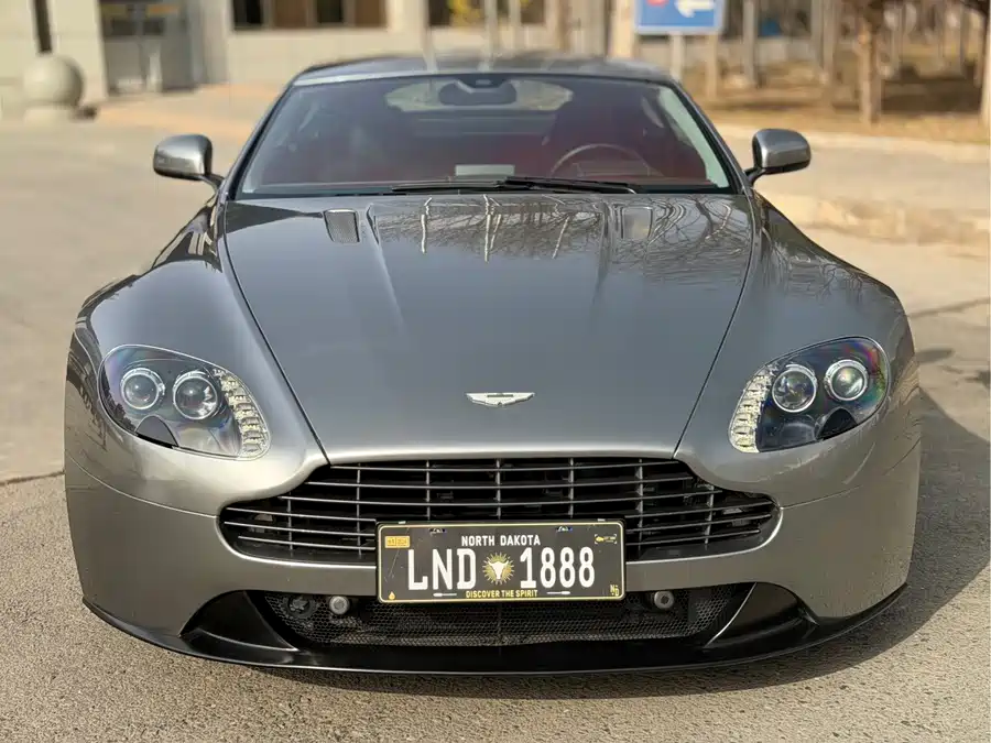 Aston Martin V8 Vantage