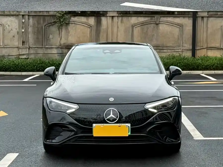 Mercedes Benz EQE