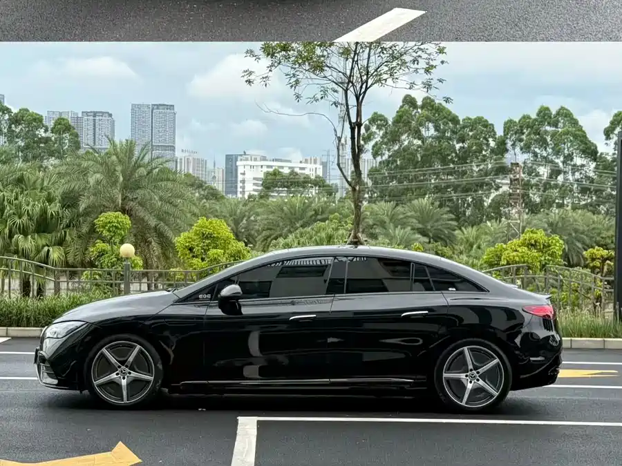 Mercedes Benz EQE