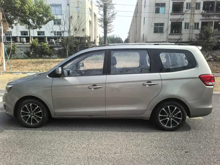 Dongfeng Fengxing S500