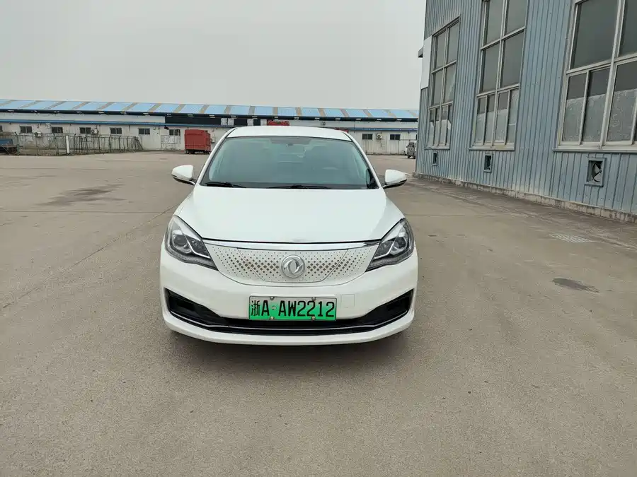 Dongfeng E70