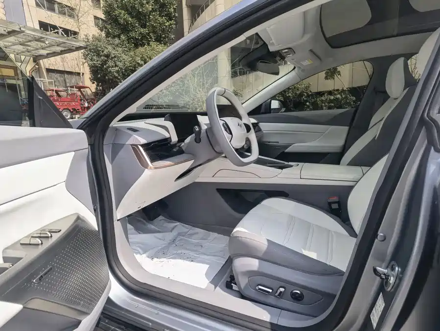 Dongfeng eπ007