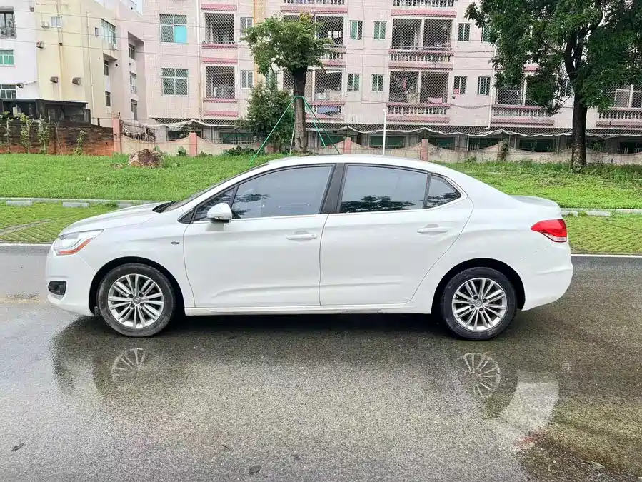 Citroën C4L