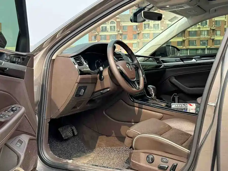 Volkswagen Phaeton / Phideon