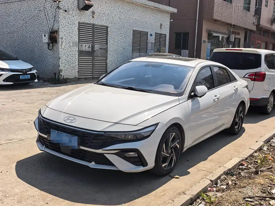 Hyundai Elantra