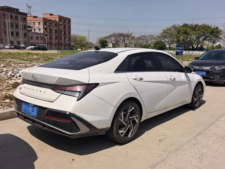 Hyundai Elantra