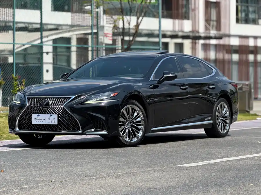 Lexus LS