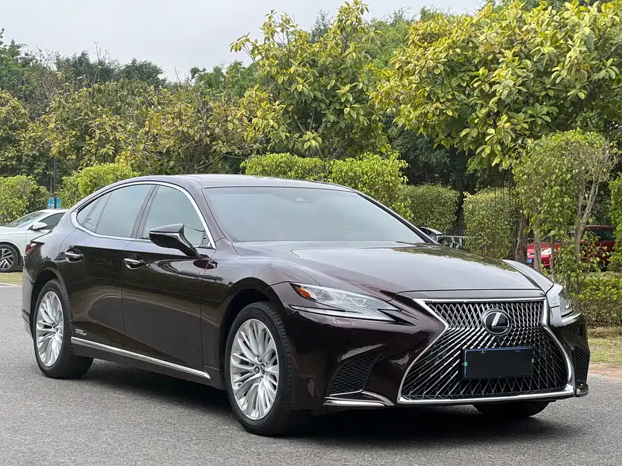 Lexus LS