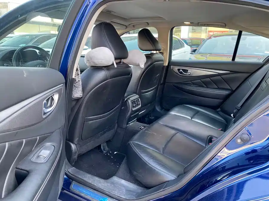 Infiniti Q50L