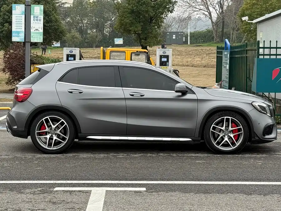 Mercedes Benz GLA AMG