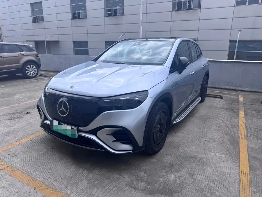 Mercedes Benz EQE SUV