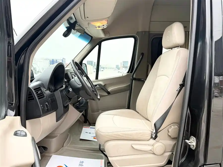 Mercedes Benz Sprinter