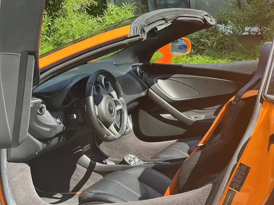 McLaren 570